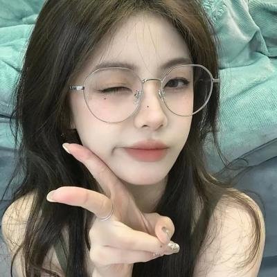 小资女孩向前冲 在线观看封面